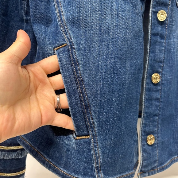 NWT Chico's Women’s Medium Classic Blue Denim Jacket - Picture 3 of 13